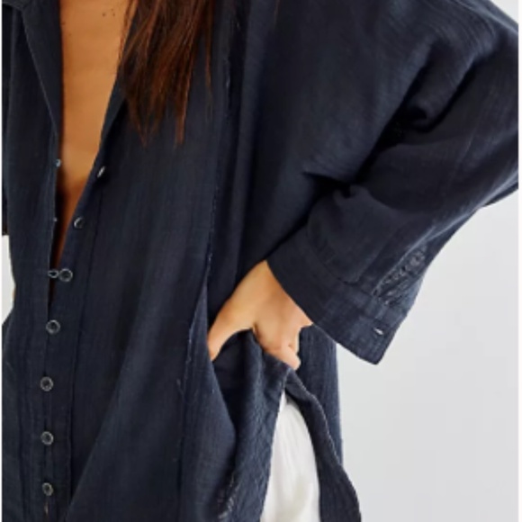 We the Free/Free People One and Only 100% Cotton Button-down Top, L, Navy - Picture 2 of 5